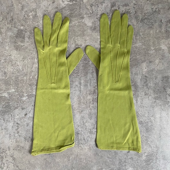 Vintage green ladies gloves - Picture 1 of 3